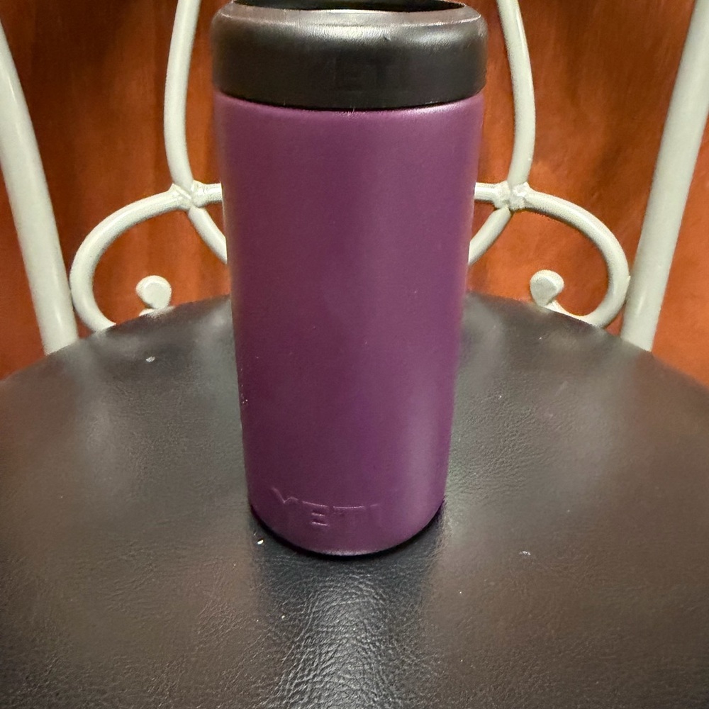 Yeti Plum Travel Mug with Black Lid
